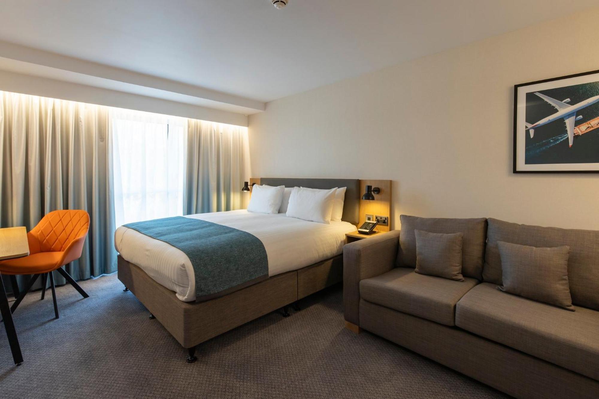 Holiday Inn Bristol Airport By Ihg Redhill  Exterior foto