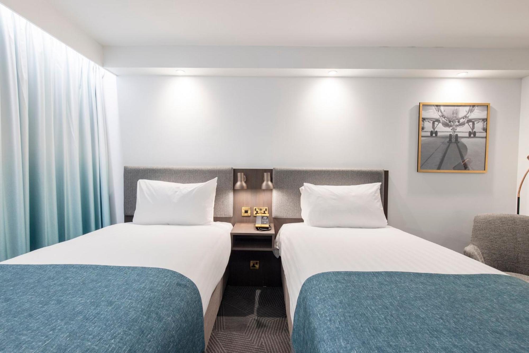 Holiday Inn Bristol Airport By Ihg Redhill  Exterior foto